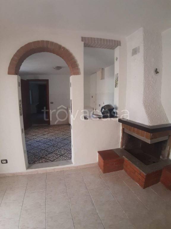 Casa Indipendente in vendita a Castelnuovo Magra via Borgolo, 44