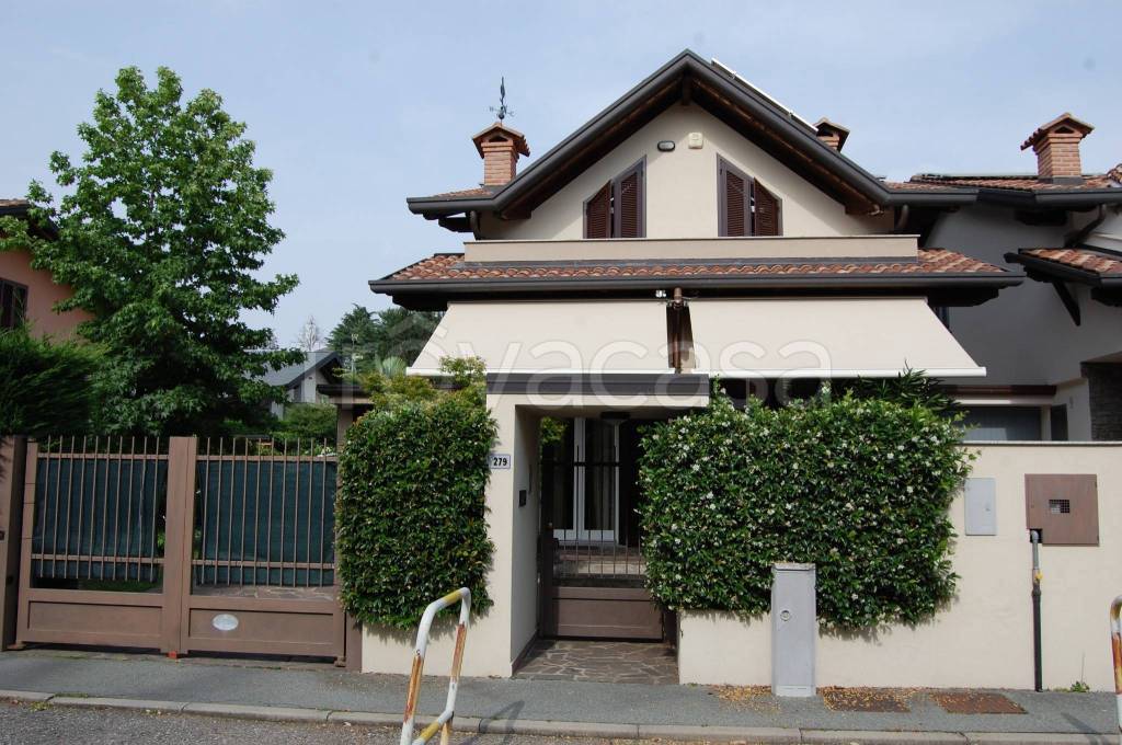 Villa a Schiera in vendita a Marnate via Sesia