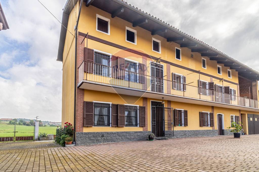 Villa in vendita a Cavaglià cascina Maiole, 171