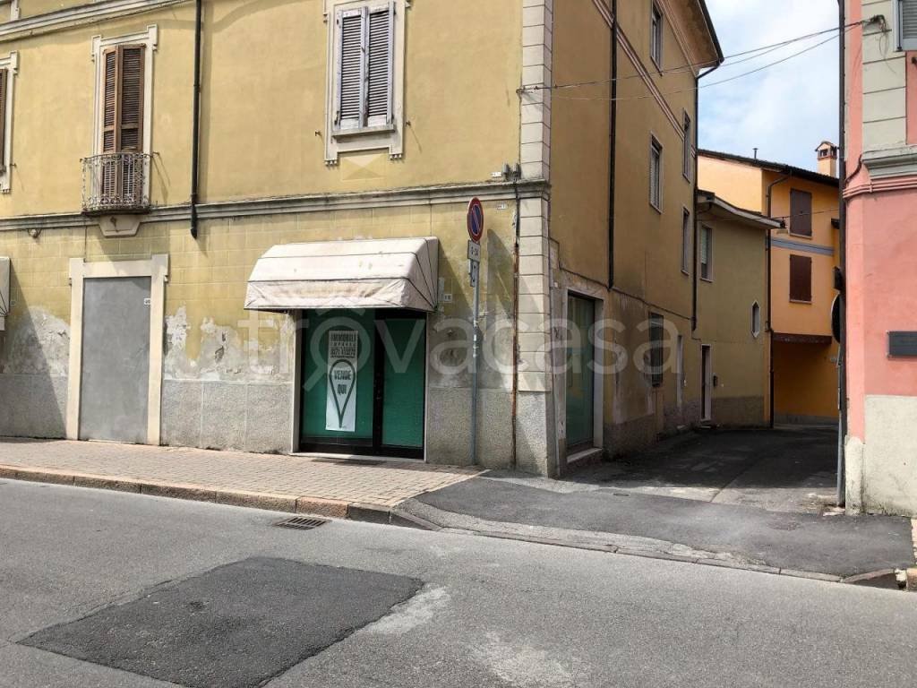 Negozio in vendita a Castiglione d'Adda via Roma, 18