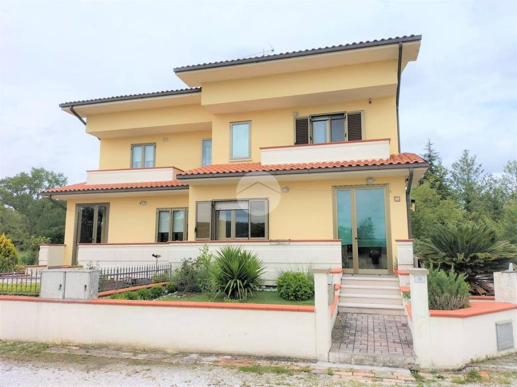 Casa Indipendente in vendita a Colli al Metauro via Enrico Fermi, 36