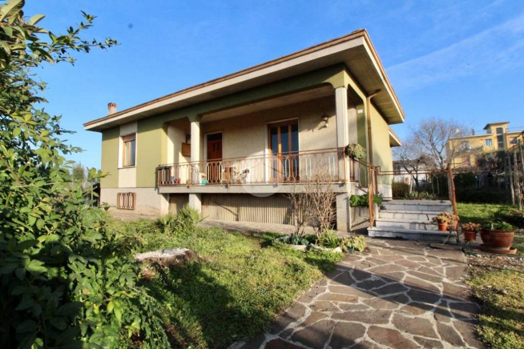 Villa in vendita a Lonato del Garda via n. Tirale, 12
