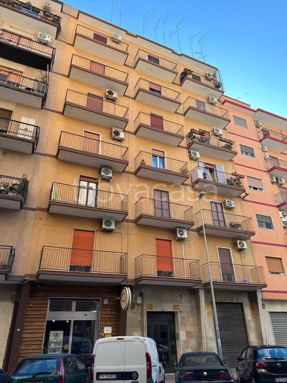 Appartamento in vendita a Taranto via Emilia, 36