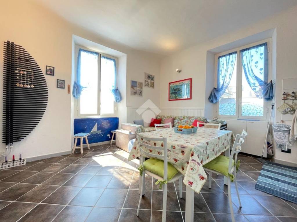 Appartamento in vendita a Vado Ligure piazza Clelia Corradini, 8