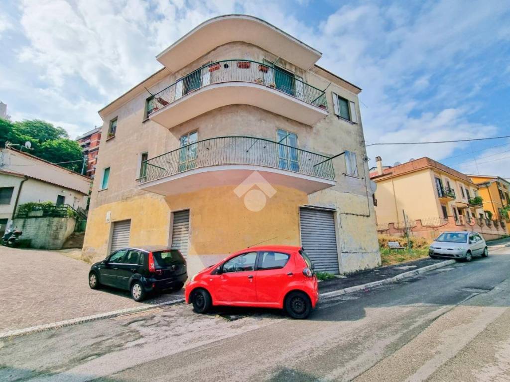 Appartamento in vendita a Chieti via Giovanni Antonio Santarelli, 120