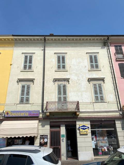 Appartamento in vendita a Casalmaggiore piazza Giuseppe Garibaldi, 44
