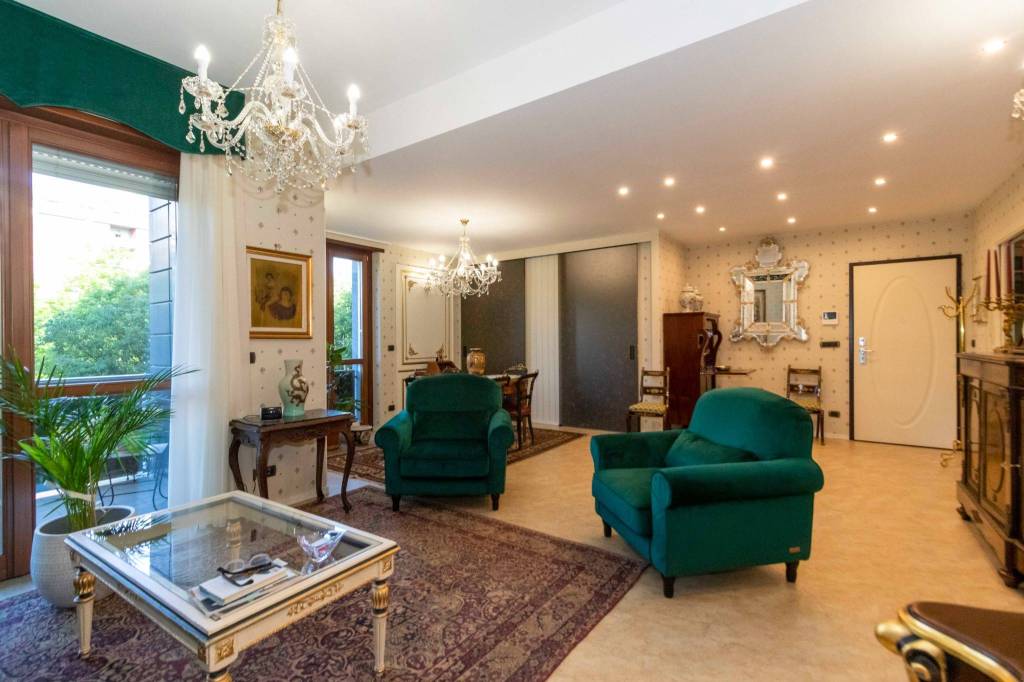 Appartamento in vendita a Torino corso Mediterraneo, 114