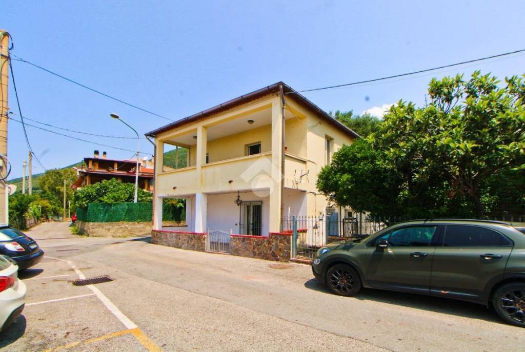 Villa in vendita a Pisciotta piazza Pietro Giaquinto, 3