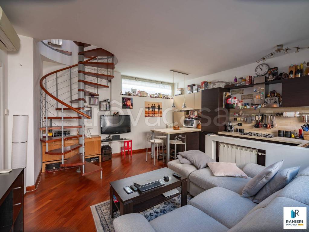 Appartamento in vendita a Milano viale Certosa, 273