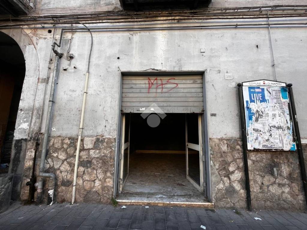 Garage in affitto a Napoli corso Secondigliano