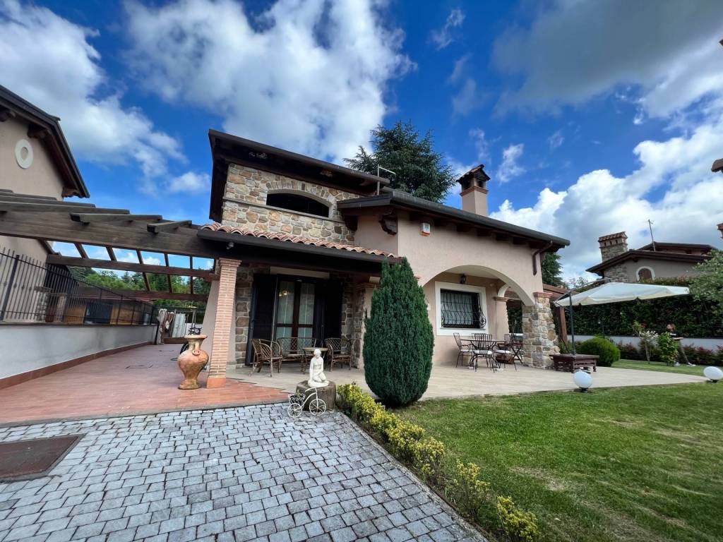 Villa in vendita a Monte Compatri via Tuscolana, 72