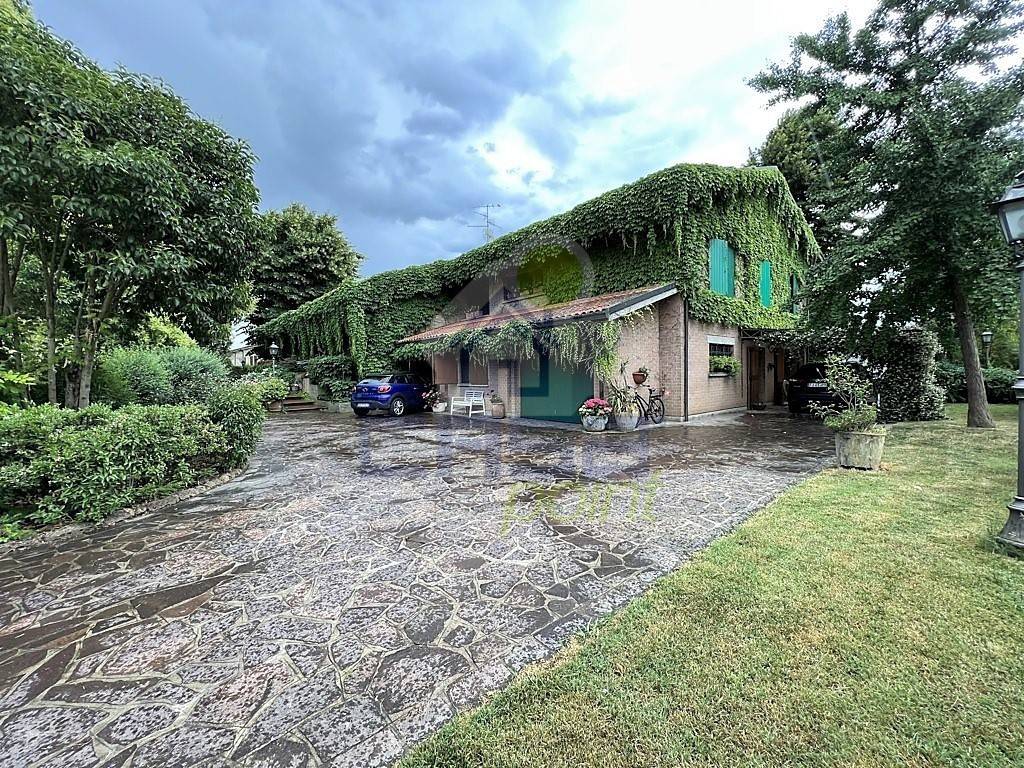 Villa in vendita a Guastalla via gonzaga 19