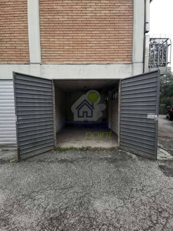 Garage in vendita a Guastalla via Circonvallazione 17