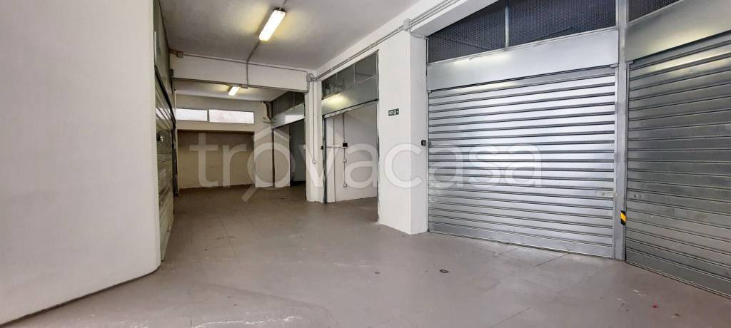 Garage in vendita a Palermo via Giovanni Pascoli, 31