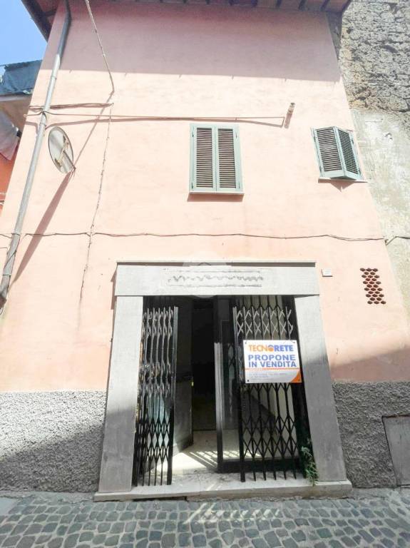 Garage in vendita a Nepi via Garibaldi, 20