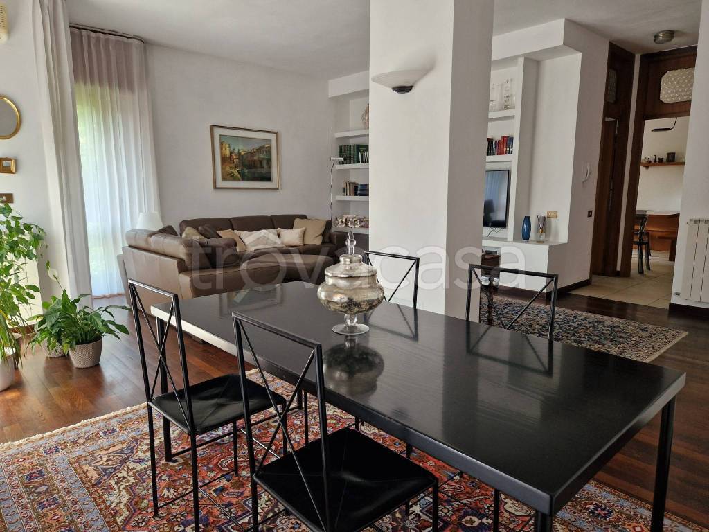 Appartamento in vendita a Cusano Milanino via Prealpi, 14