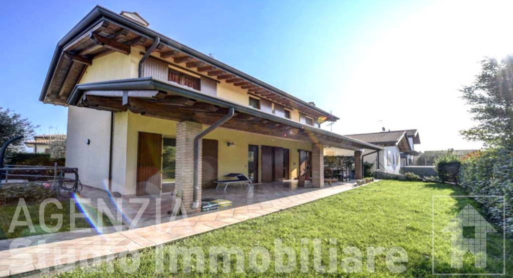 Villa Bifamiliare in vendita a Padenghe sul Garda
