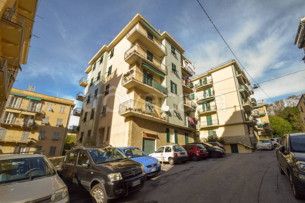Appartamento in vendita a Genova via Alassio, 2