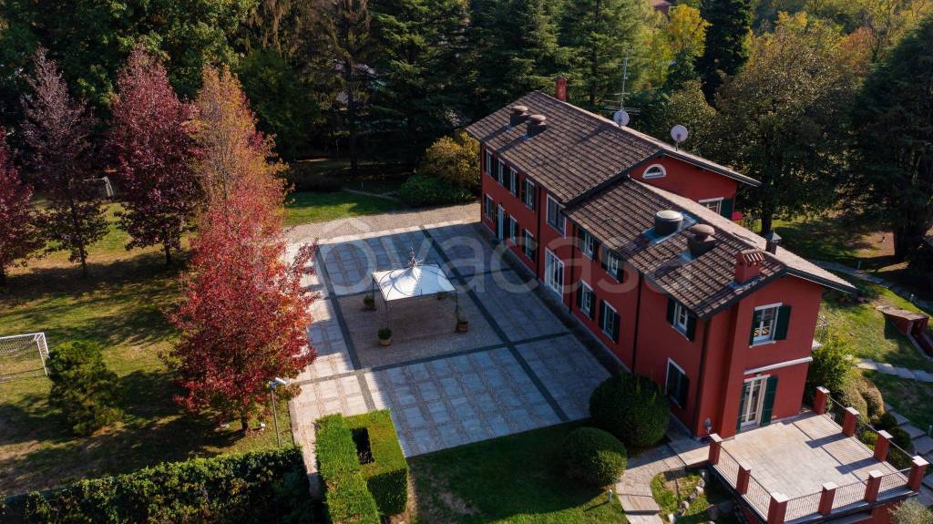 Villa in vendita a Cassano Magnago via Trento