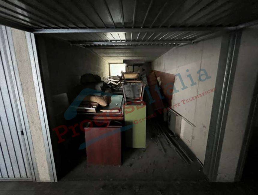 Garage in vendita a Olginate via Cesare Cantù