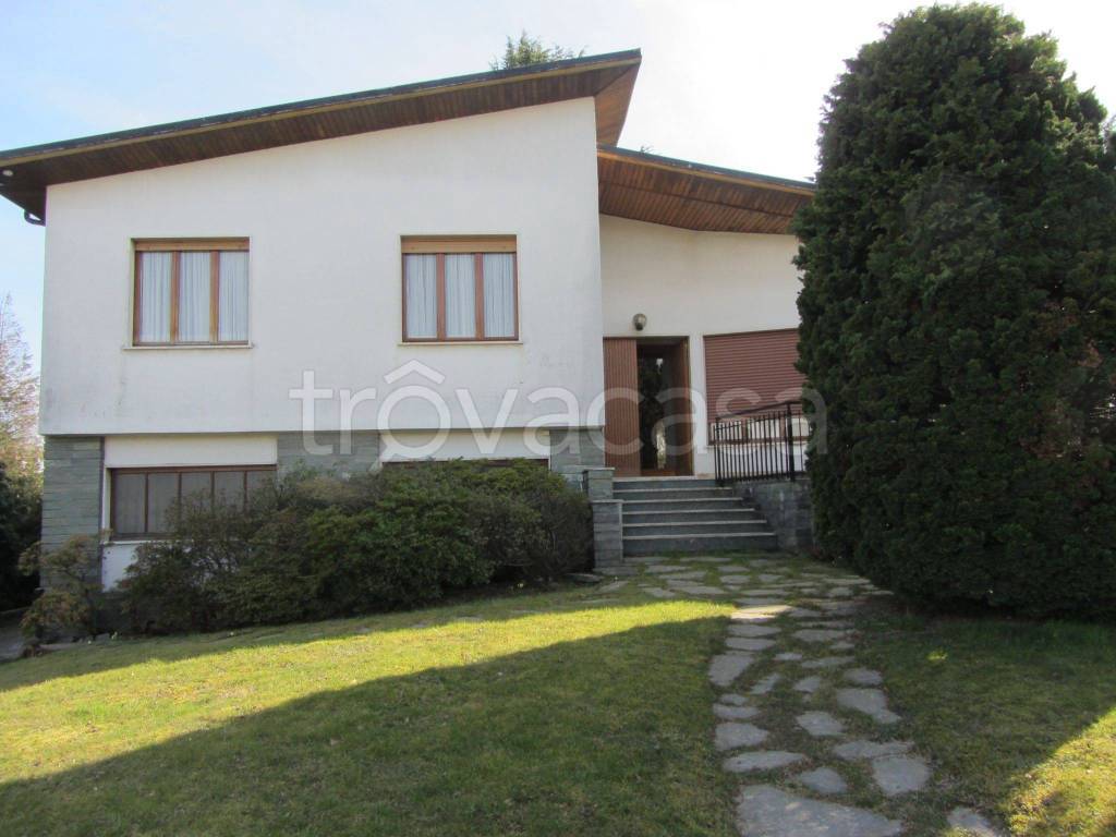 Villa Bifamiliare in in vendita da privato a Cerrione via Adua, 42