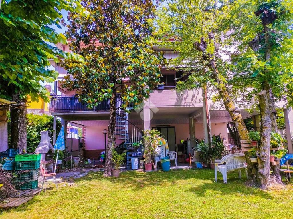 Villa in vendita a Torrile strada Provinciale Golese, 146