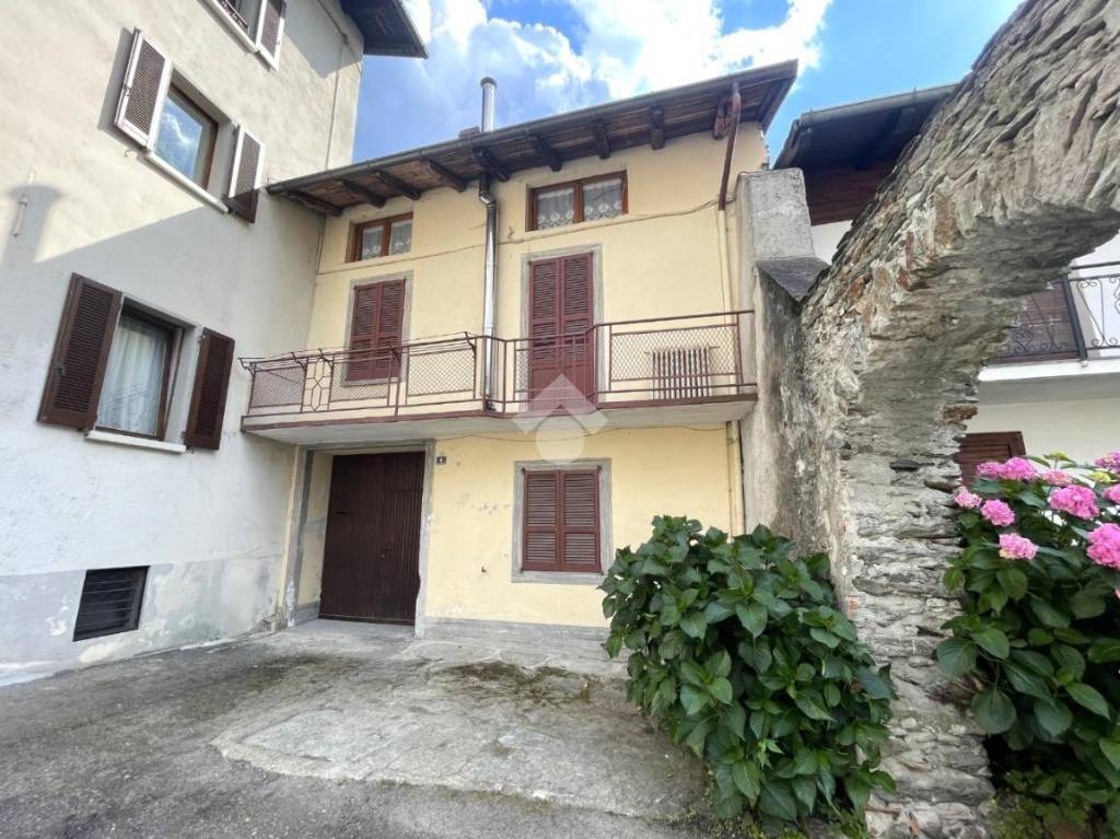 Casa Indipendente in vendita a Tovo di Sant'Agata via Stretta, 6