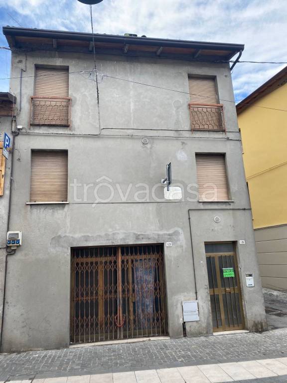 Casa Indipendente in in vendita da privato a Meldola via Roma, 125