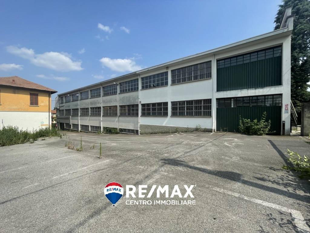 Capannone Industriale in vendita a Jerago con Orago via Milano