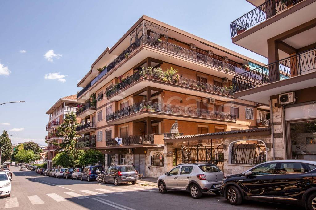 Appartamento in vendita a Roma via Pasquale Baffi, 28