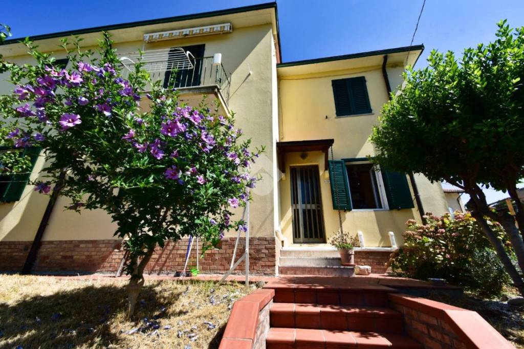 Appartamento in vendita a Montescudo-Monte Colombo via Unrra, 15