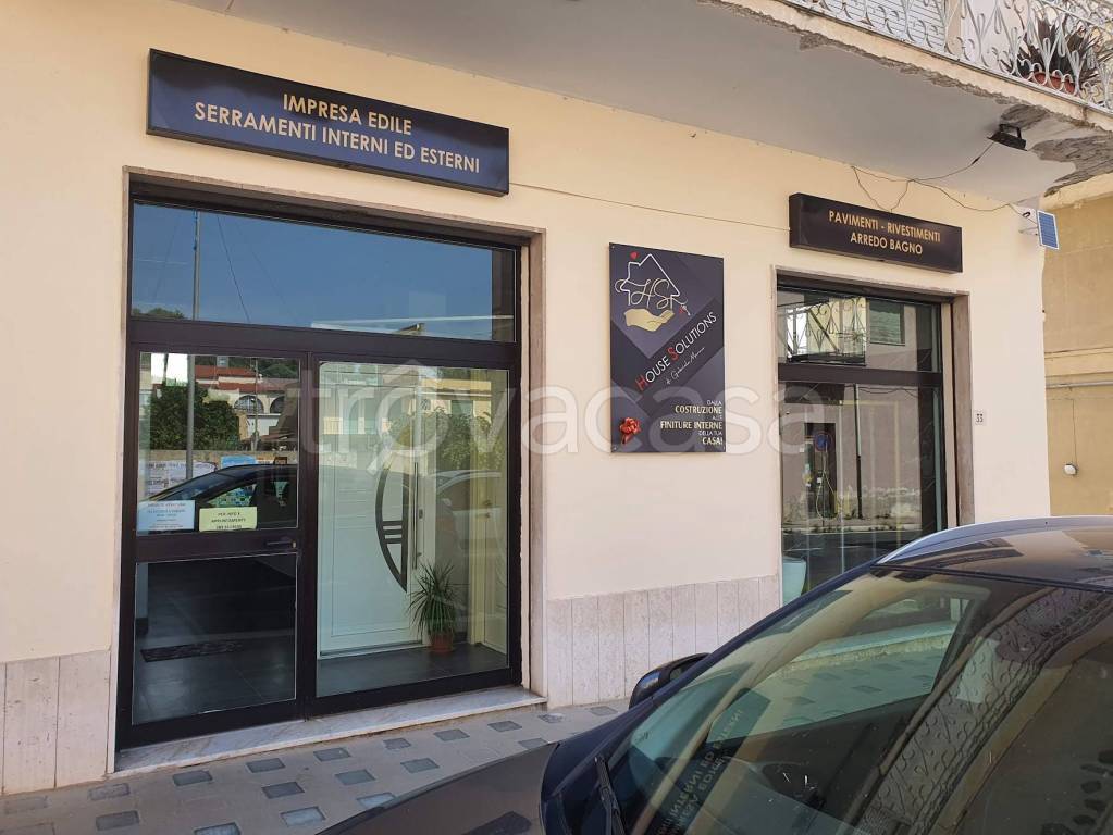 Negozio in vendita a Gioiosa Ionica via Lazio, 31
