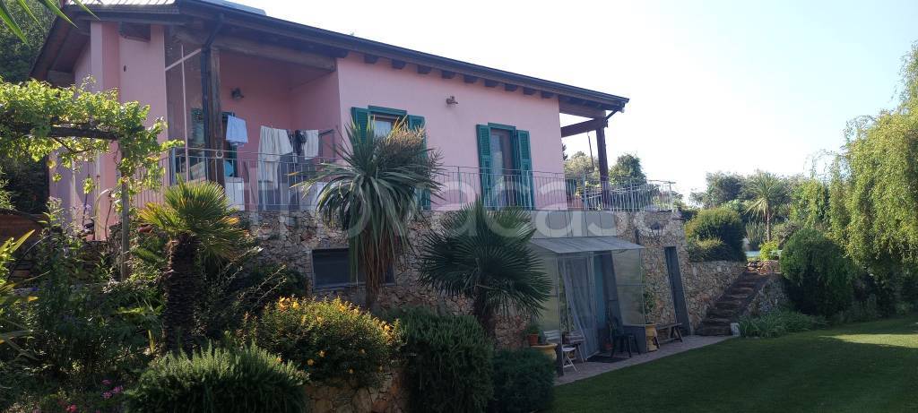 Villa in in vendita da privato a Finale Ligure vico Riparo, 17