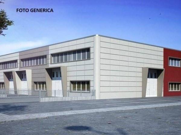 Capannone Industriale in vendita a Monza via Taccona