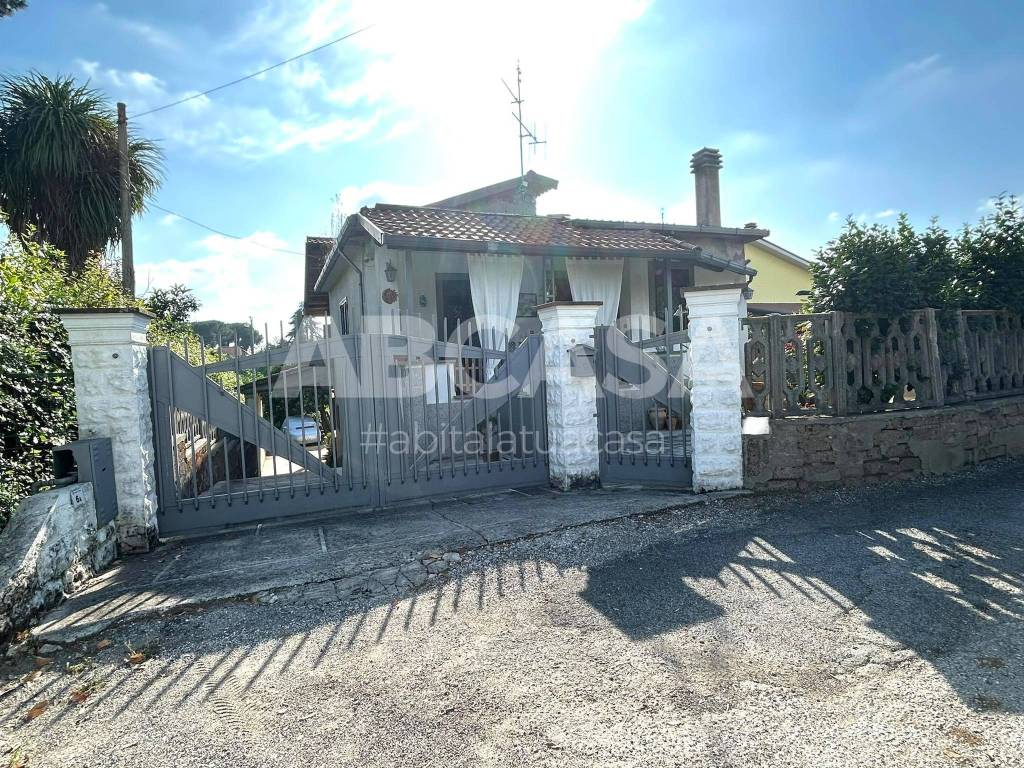 Villa in vendita a Lariano via di Colle Bonacqua