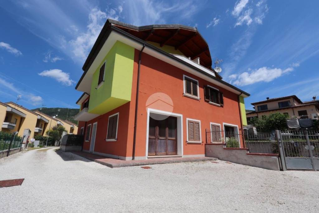 Villa Bifamiliare in vendita a Scoppito via Santa Dorotea