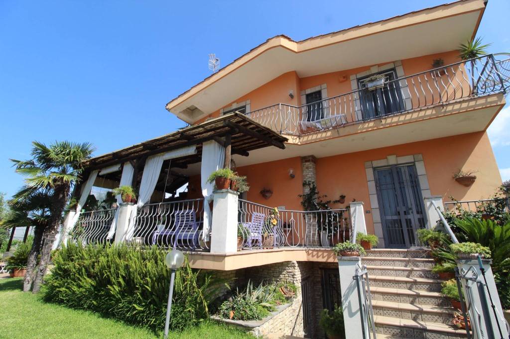 Villa in vendita a Giugliano in Campania parco della Noce Viale 3