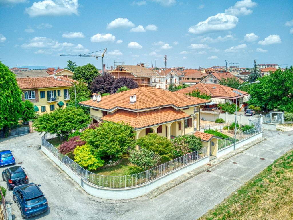 Villa in vendita a Carmagnola via Martina Guido, 9, 10022 Carmagnola to, Italia
