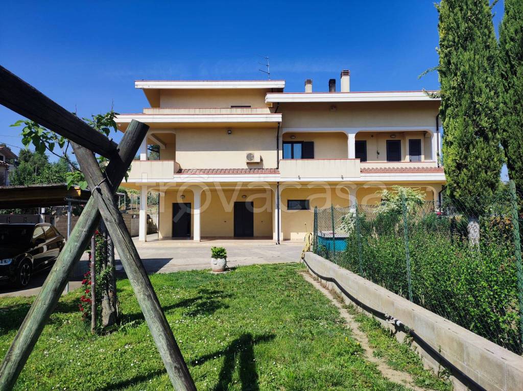 Villa in vendita a Collecorvino contrada Congiunti