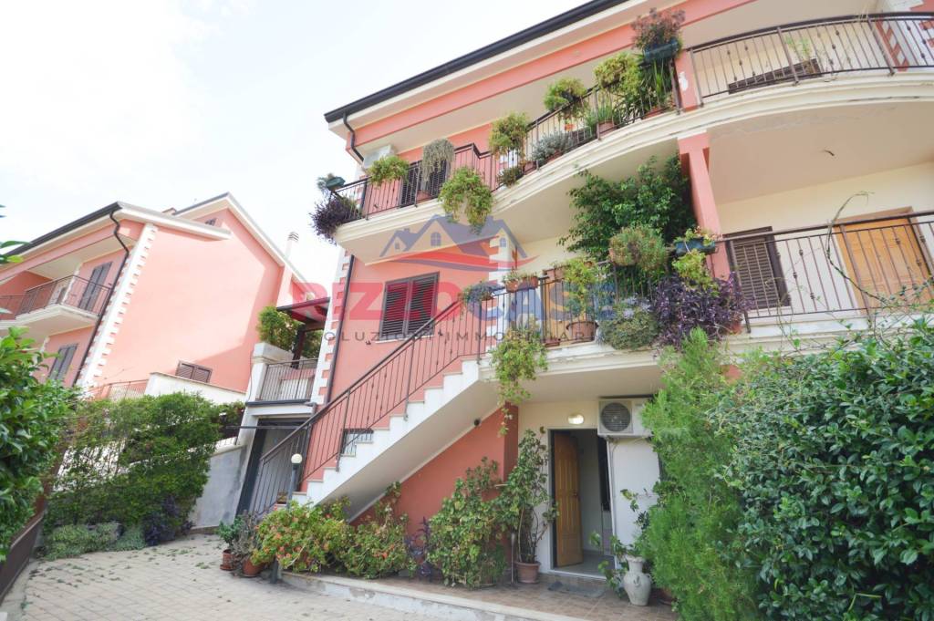 Villa Bifamiliare in vendita a Corigliano-Rossano via Amerigo Vespucci - c.Da Matassa, snc