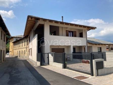 Casa Indipendente in vendita a Cavour via Goito, 5