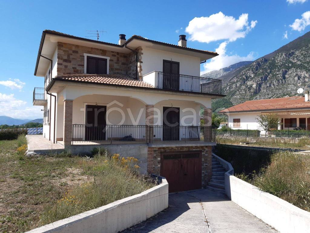 Villa in in vendita da privato a Sulmona via Lamaccio, 35