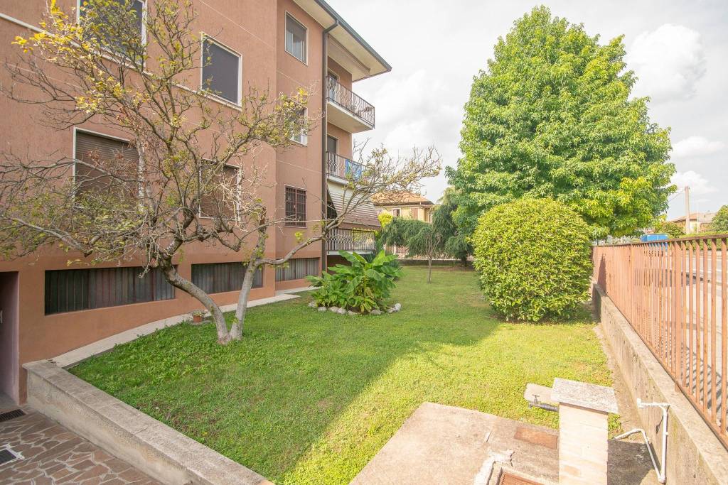 Appartamento in vendita a Pozzo d'Adda via Milano, 18