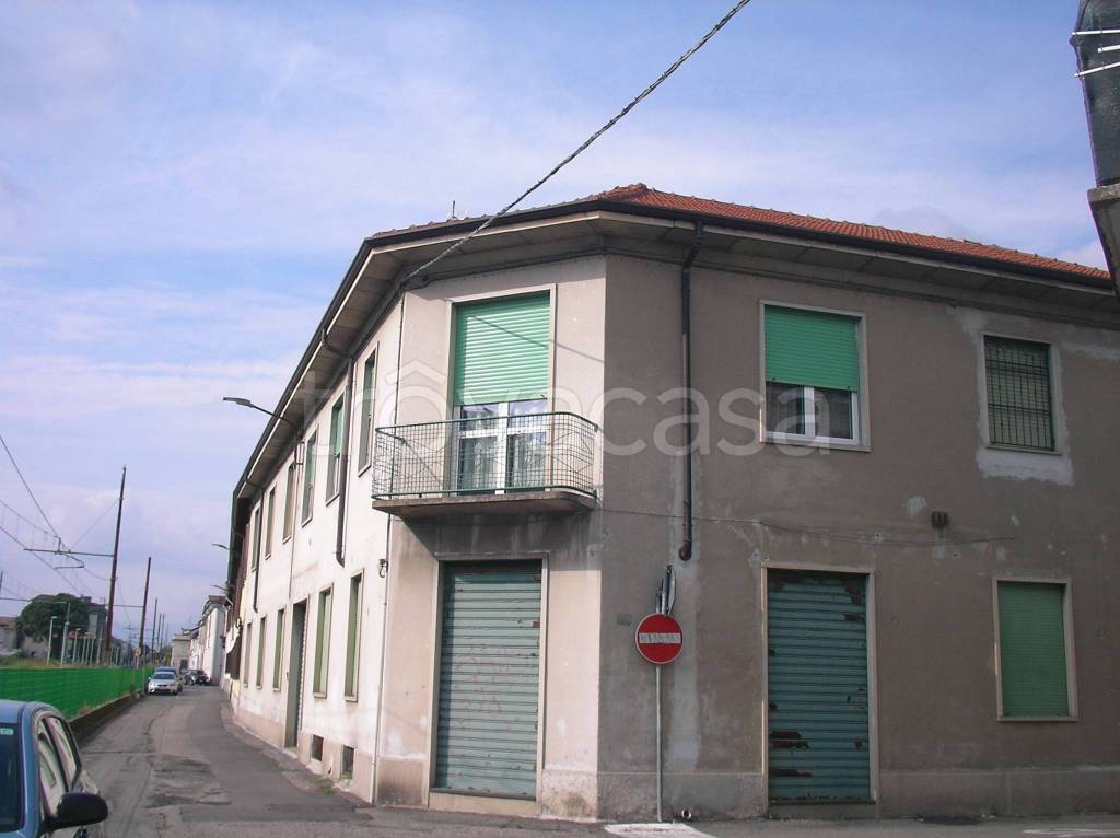 Appartamento in vendita a Cesano Maderno via Antonio Fogazzaro, 8