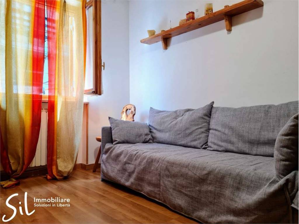 Appartamento in vendita a Cesana Torinese via Roma, 47