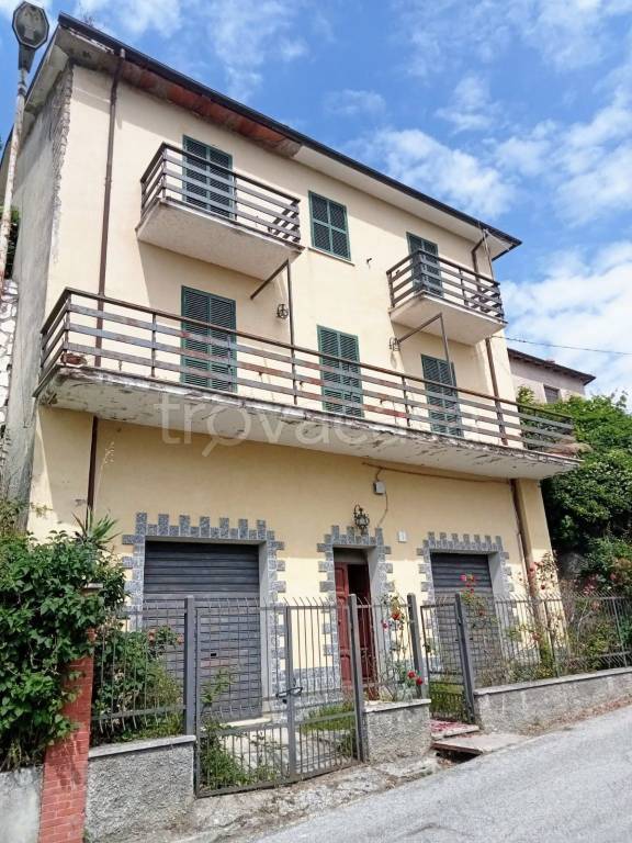 Villa in in vendita da privato a Pescorocchiano via Vallececa, 2