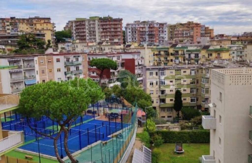 Appartamento in vendita a Napoli via Domenico Fontana
