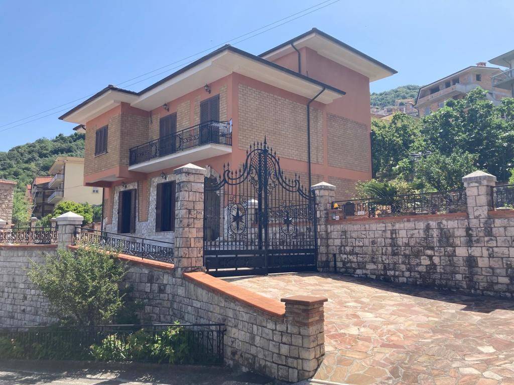 Villa in in vendita da privato a Sonnino via San Gaspare del Bufalo, 86