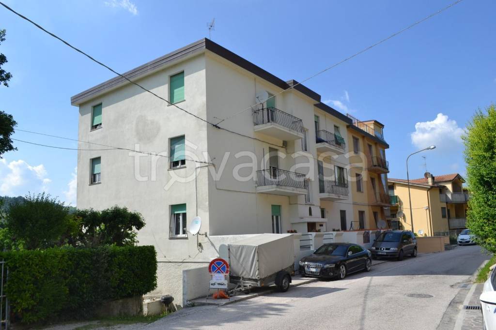 Appartamento in in affitto da privato a Fermignano via Piave, 15