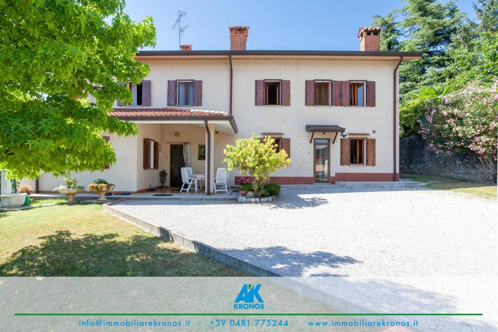 Villa Bifamiliare in vendita a Gradisca d'Isonzo via Aquileia, 70